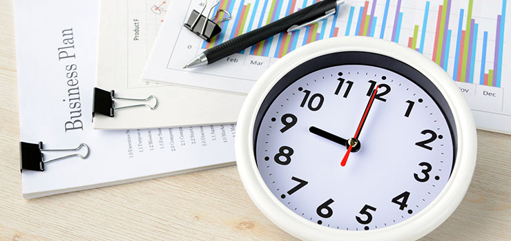 裁量労働制の概要と勤怠管理の必要性｜類似労働制度との違いや近年の法改正も解説